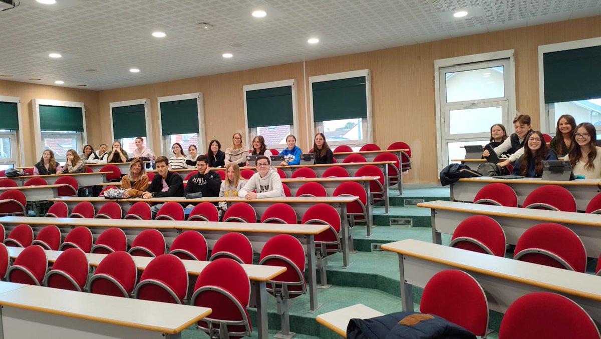 Visite ce matin au lycée Saint Michel à Reims. Le groupe éponyme organise une collecte interne auprès de tous les élèves dont plusieurs assureront la collecte de fin novembre au Carrefour Tinqueux 👍🙏