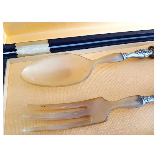 ValRubylane's tweet image. Silver 800 Serving cutlery Liberty set big FORK &amp;amp; big SPOON for serving vegetables, salads and side dishes Original 1940s In gift box
rubylane.com/item/2239412-1…
#silvercutlery #silverspoon #silverfork #servingspoon #servingfork #silver #silver800