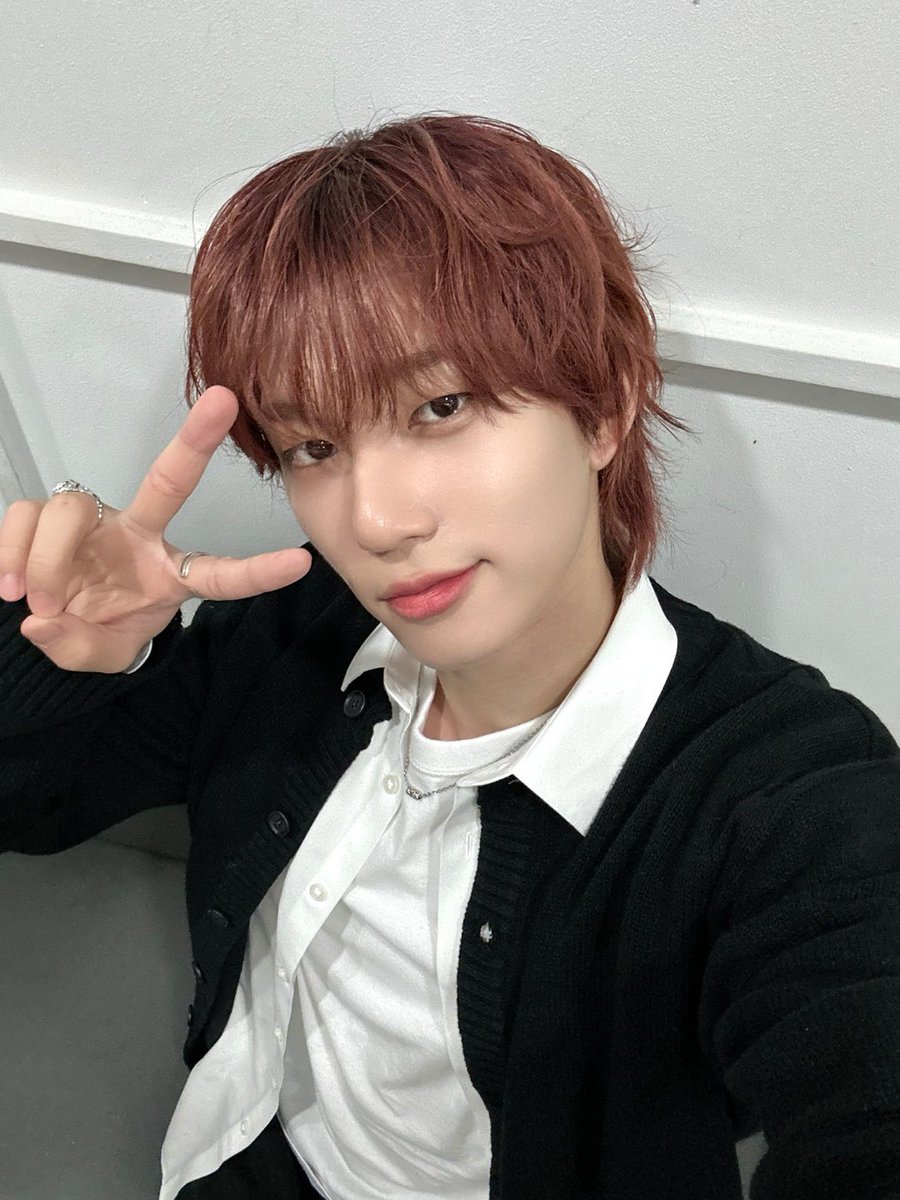 P1H_members's tweet photo. 날씨가 너무 좋다👍🏻👍🏻☀️

#P1Harmony #THEO https://t.co/BLe0hewOIS