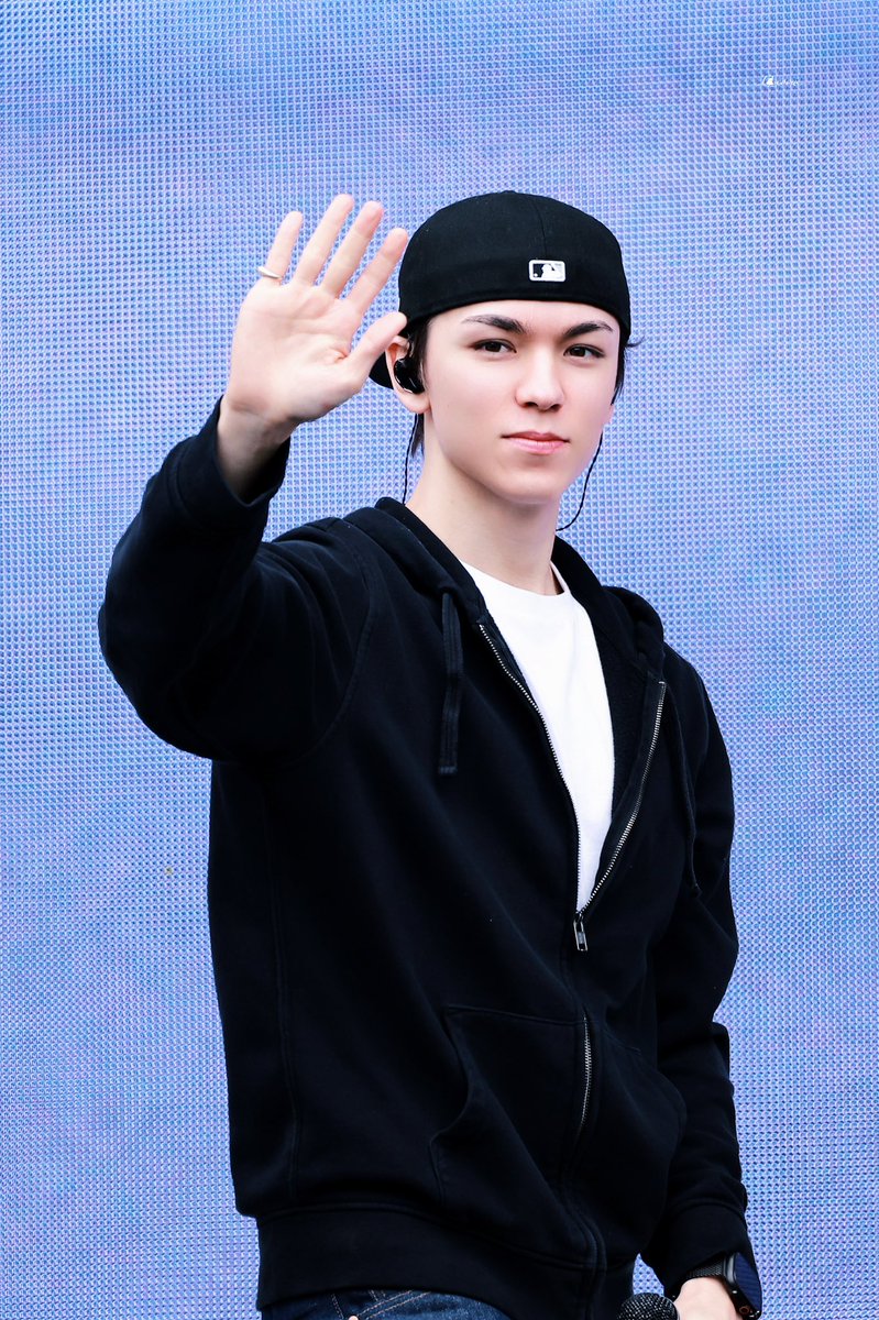 241012 D-2
SEVENTEEN [RIGHT HERE] 
IN GOYANG 사첵

 #VERNON #버논 #최한솔 #バーノン 
#세븐틴 #SEVENTEEN