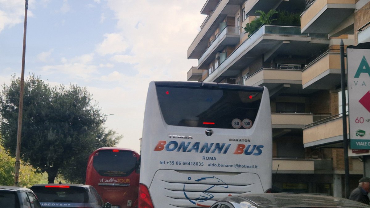 letiziadavoli's tweet image. E non è ancora iniziato il #Giubileo. Davanti ce ne sono altri 3. 
#Roma #pullmann