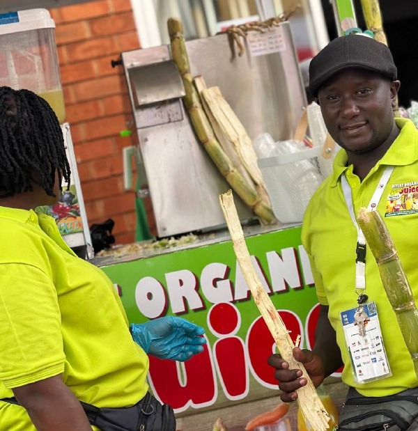 TheMOTUS_HubUg's tweet photo. Our juice is sweet and surely healthy. We cover all kinds of events; Introductions, Weddings, Corporate Functions, Tours etc.
Contact us today; 0779113160. | #TheMot. https://t.co/EaLXjPxGvL