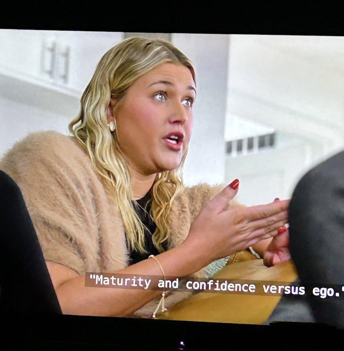 zanaduxx's tweet photo. Hannah listing off her five complaints about nick pissed me off so bad because she is by far the most disrespectful, delusional, socially unaware, immature ego filled person on this show🤯🤬 her lack is self awareness is UNREAL #loveisblind #LoveIsBlind7 https://t.co/wgpX850ZLF