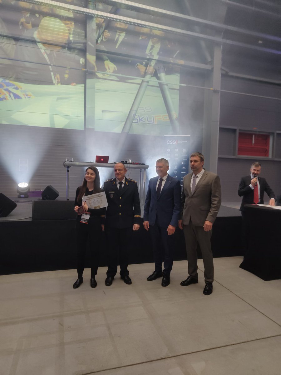 Vrgineers's tweet image. We are proud to announce that just yesterday Vrgineers has won the Innovation Award at the @ForcesForum for our Generic Classroom Trainer! 🏆#FutureForcesForum #Prague #Vrgineers