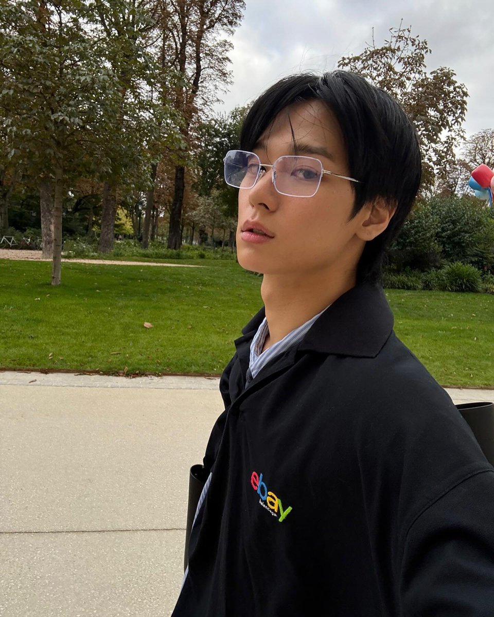 juyeon memo pad selfie is back