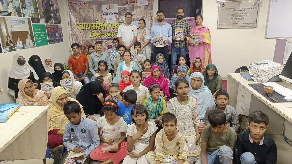 eatrightSEDelhi's tweet photo. A Yoga Cum Millet demonstration programme organised in association with योग विज्ञानं एवं मानव कल्याण ट्रस्ट at TALES Jindal Waste Management Company, Okhla.
Jowar/Ragi Flour packets and Yog awareness booklets distributed.
@foodsafetydelhi @NehaBansal31 https://t.co/o677jOHYw3