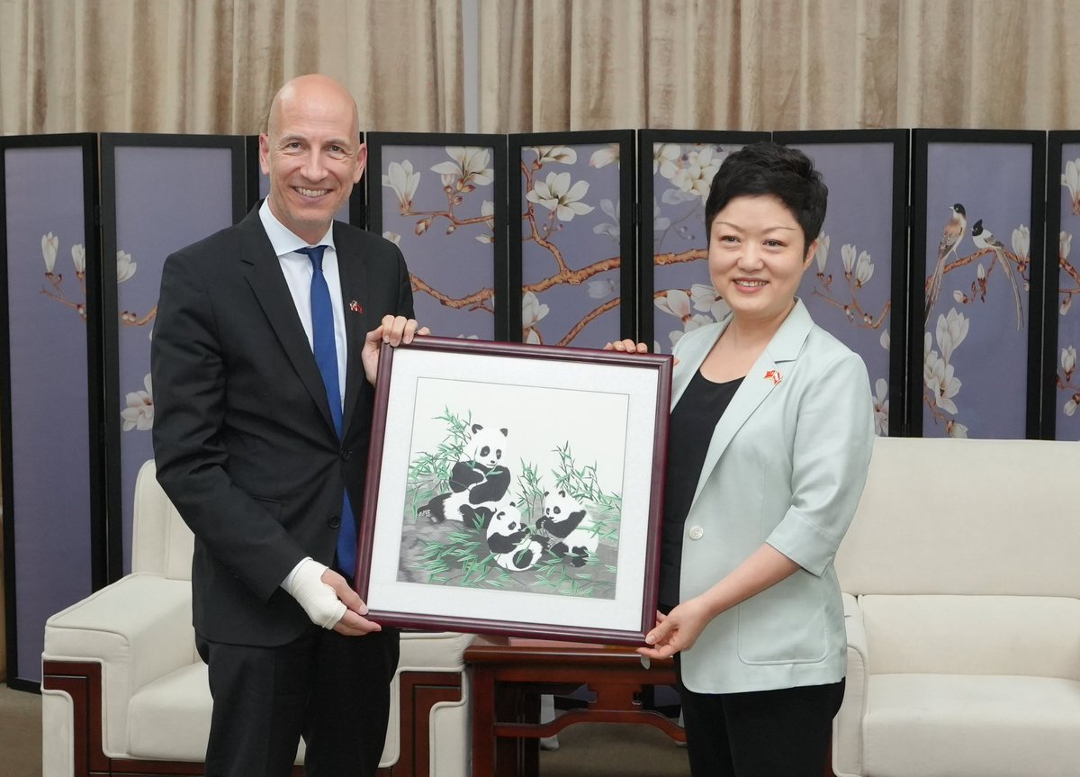InvestNantong's tweet photo. 🇨🇳🇦🇹Welcome the delegation led by Martin Kocher, the federal minister of labor and economy of #Austria, to the #Nantong Su-Xi-Tong Science & Technology Park! During their visit, they toured the #Starlim Nantong Factory, the #STIWA Factory, and the China-Austria Cooperation Center.

@MFA_Austria @MagratheanTimes @evaliee @RakowitschHeli @AndreasRabl @EmbQiMei @chinaembaustria