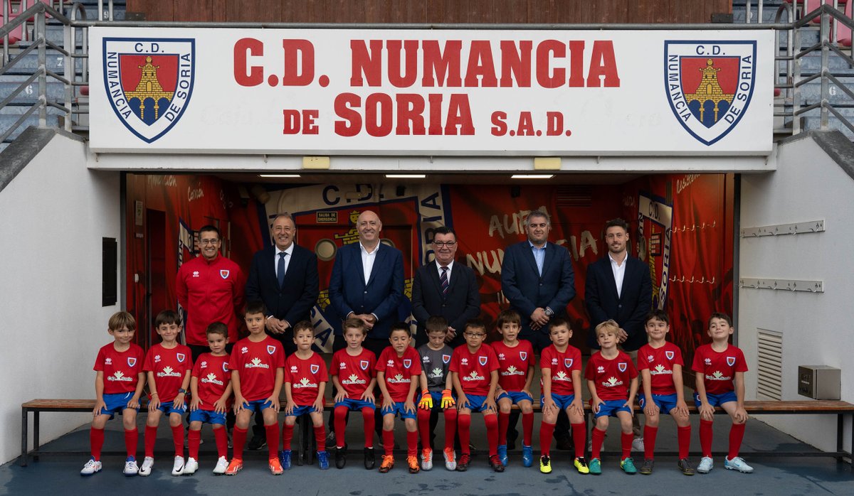 ¿Quieres conocer a los más 'peques' de la Ciudad Deportiva?

Te presentamos al #PrebenjamínB del #Numancia

📲 cdnumancia.com/prebenjamin-b/

#DondeNacenLosSueños
