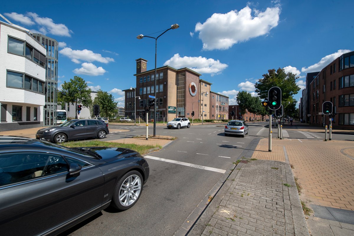 Vanavond staat het onderwerp 'Integraal overzicht mobiliteitsmaatregelen in de binnenstad' op de agenda van de Politieke Markt Apeldoorn apeldoorn.parlaeus.nl/app/public/age… foto Maarten Sprangh voor De Stentor