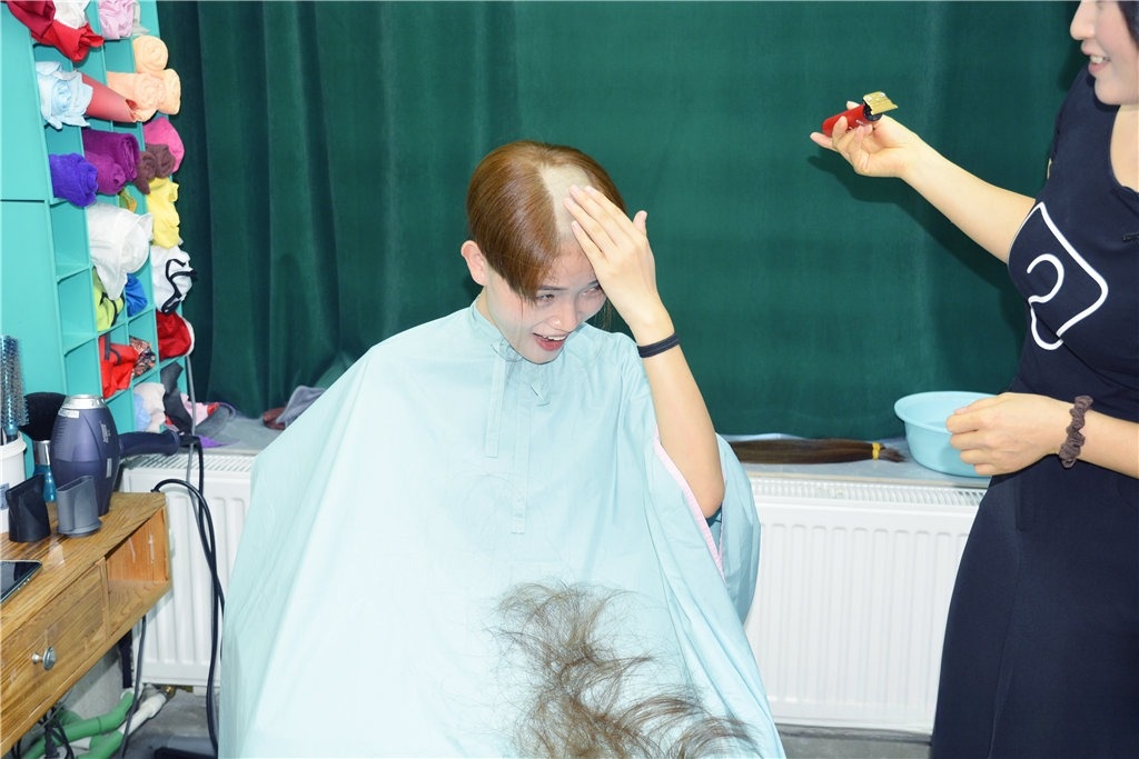 han_weicheng's tweet photo. Cute girl's headshave
https://t.co/Zr5zgvmZMw
#headshave #baldgirl #razorshave #buzzcut #cutebaby https://t.co/13ZpsTMF6y