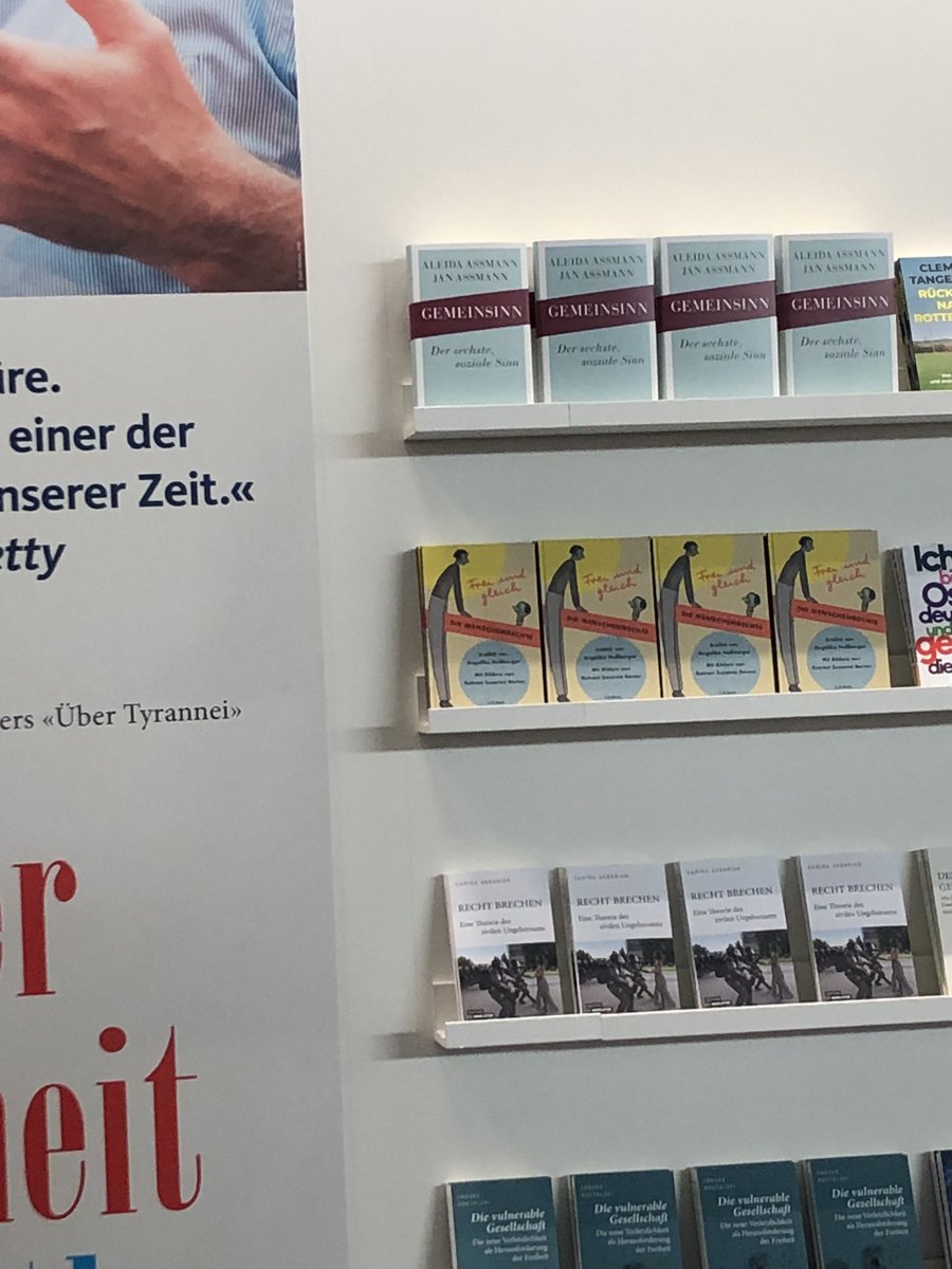 Angelika Nussberger (@ahnussberger) on Twitter photo Ich freue mich, dass mein neues Buch „Frei und gleich“ mit Illustrationen von Rotraut Susanne Berner zu den Stories hinter den Fällen des Straßburger Gerichtshofs und den Ambivalenzen des Entscheidens erschienen ist und auf der Frankfurter Buchmesse vorgestellt wird. <a href="/Book_Fair/">FrankfurterBuchmesse</a> Ich freue mich, dass mein neues Buch „Frei und gleich“ mit Illustrationen von Rotraut Susanne Berner zu den Stories hinter den Fällen des Straßburger Gerichtshofs und den Ambivalenzen des Entscheidens erschienen ist und auf der Frankfurter Buchmesse vorgestellt wird. <a href="/Book_Fair/">FrankfurterBuchmesse</a>
