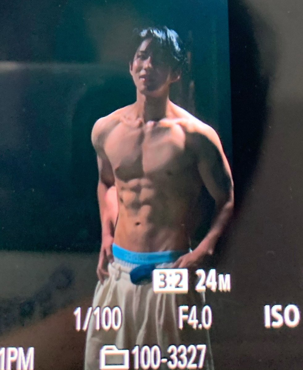 kimwowbaby's tweet photo. FACE CARD                                  BODY CARD https://t.co/toyDhdTPOL