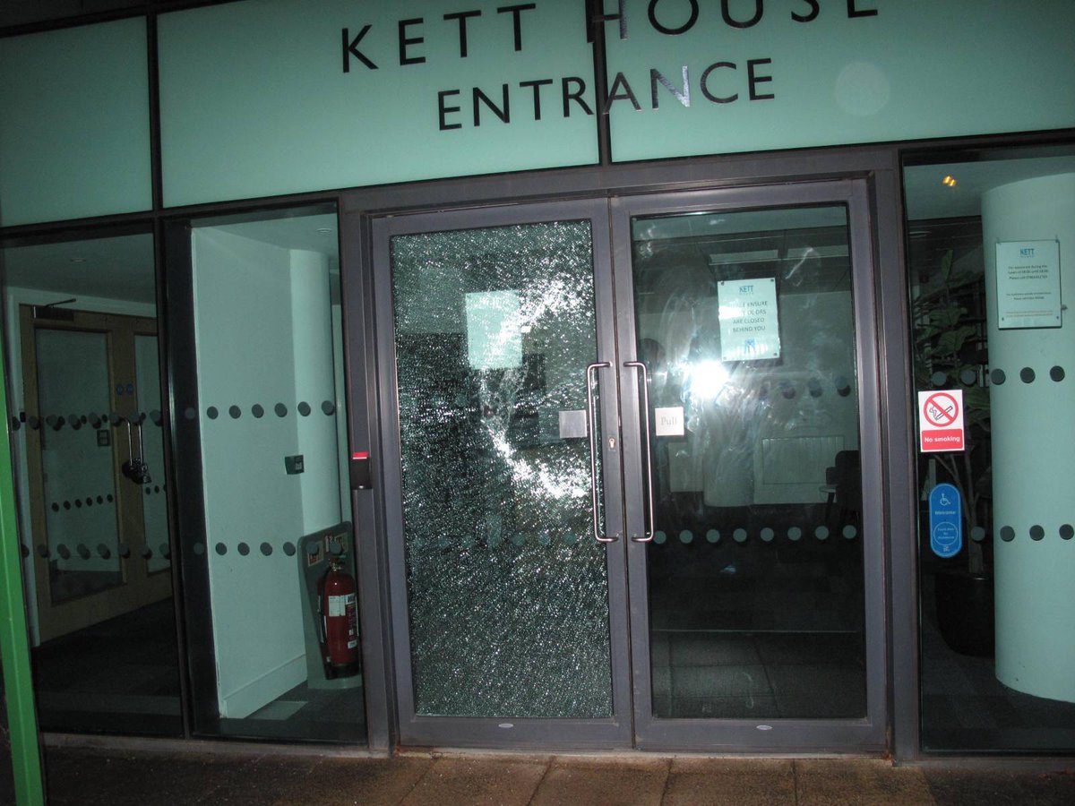 NotADrill2022's tweet photo. Siemens Cambridge HQ smashed in Palestine protest

#BoycottIsrael #BoycottIsraeliApartheid

https://t.co/TygFoAnFUq https://t.co/c8QOPGXj1L