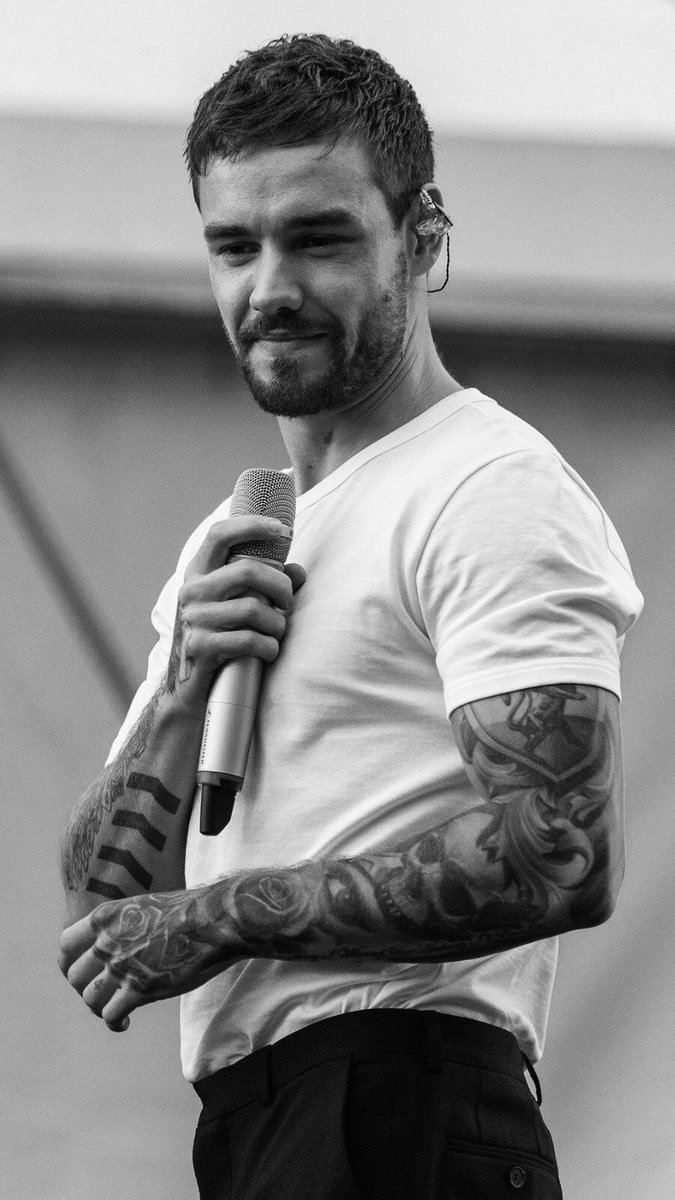 taurusassy's tweet photo. Never in my wildest dreams did I imagine that 1/5 of my beloved boys would be gone too soon, I still can’t believe it. 💔

You and the boys made my school eras so much fun, I’ll always cherish the fangirlin’ days.

Rest in love, Liam James Payne. 🐻🥀
You will always be missed. https://t.co/1MpDdQiS69