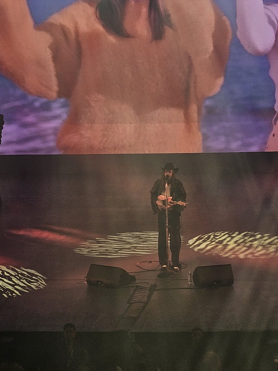 ang_gl99's tweet photo. Nunca en mi vida pensé disfrutar cada segundo de un concierto. Me lleno de vida, de energías preciosas y de muchísima felicidad. Gracias infinitas @CarlosSadness por una experiencia inolvidable 💖💖💖 https://t.co/REuwyq6rax