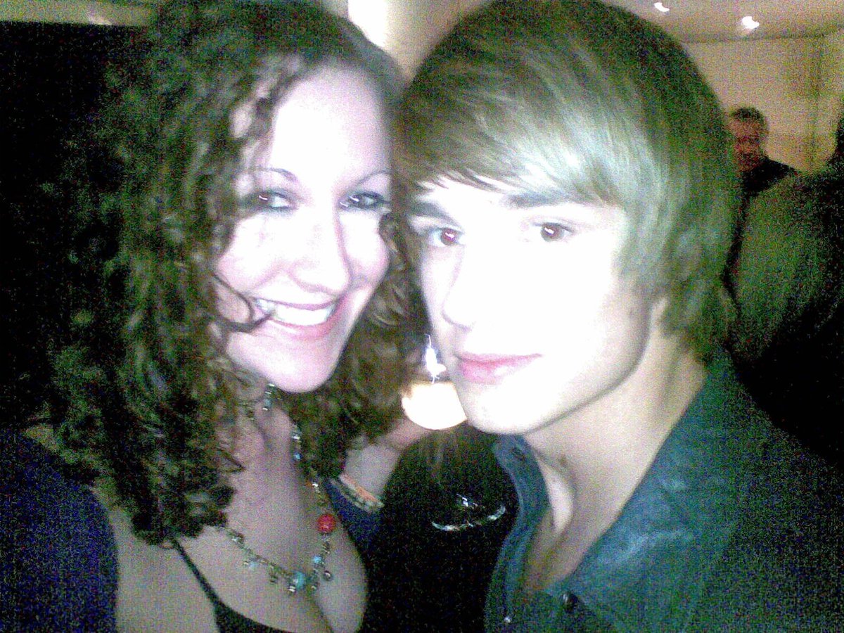 Charlotte Cross (@journochar) on Twitter photo So, so sad to hear news about Liam Payne. In my old life as Ents Corr for <a href="/ExpressandStar/">Express & Star</a> I interviewed him a few times - including here, backstage at X Factor 2010, as the hype was still building. Was always lovely to speak to.
Thoughts with his family and friends today. RIP 😔 So, so sad to hear news about Liam Payne. In my old life as Ents Corr for <a href="/ExpressandStar/">Express & Star</a> I interviewed him a few times - including here, backstage at X Factor 2010, as the hype was still building. Was always lovely to speak to.
Thoughts with his family and friends today. RIP 😔
