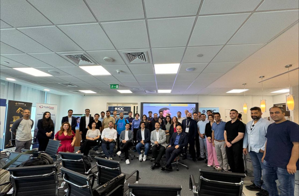 CryptoQueenVinn's tweet image. 🎉 The WEB3 &amp;amp; AI event is lighting up #GITEX2024 with thought-provoking insights on the future of tech! The impact of #Web3, #AI, and #DePIN on our digital future is truly exciting.

Don’t miss the upcoming events: lu.ma/user/XDC

📸 Check out some snapshots from today’s…
