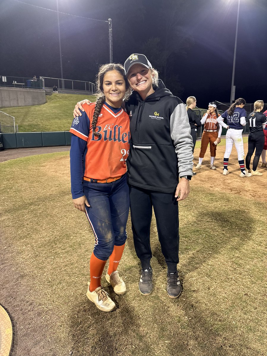 Lily Perez tweet media