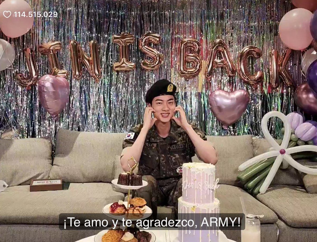 luarirang7 ៹ liz day!!! 💗 tweet media