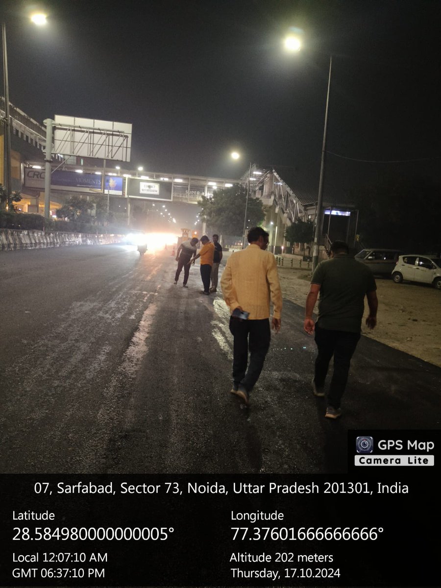 noida_authority's tweet photo. नौएडावासियों को गड्ढा मुक्त व बेहतर सड़कें और यातायात सुविधाएं देने के उद्देश्य से प्राधिकरण द्वारा विभिन्न अनुरक्षण कार्य किए जा रहे है। इसी क्रम में सर्फ़ाबाद, सैक्टर 73 एवं 45 की मुख्य सड़क (75मीo) पर देर रात रिसरफेसिंग का कार्य किया गया। 
#NoidaAuthority
#ResurfacingWork
#CleanNoidaGreenNoida