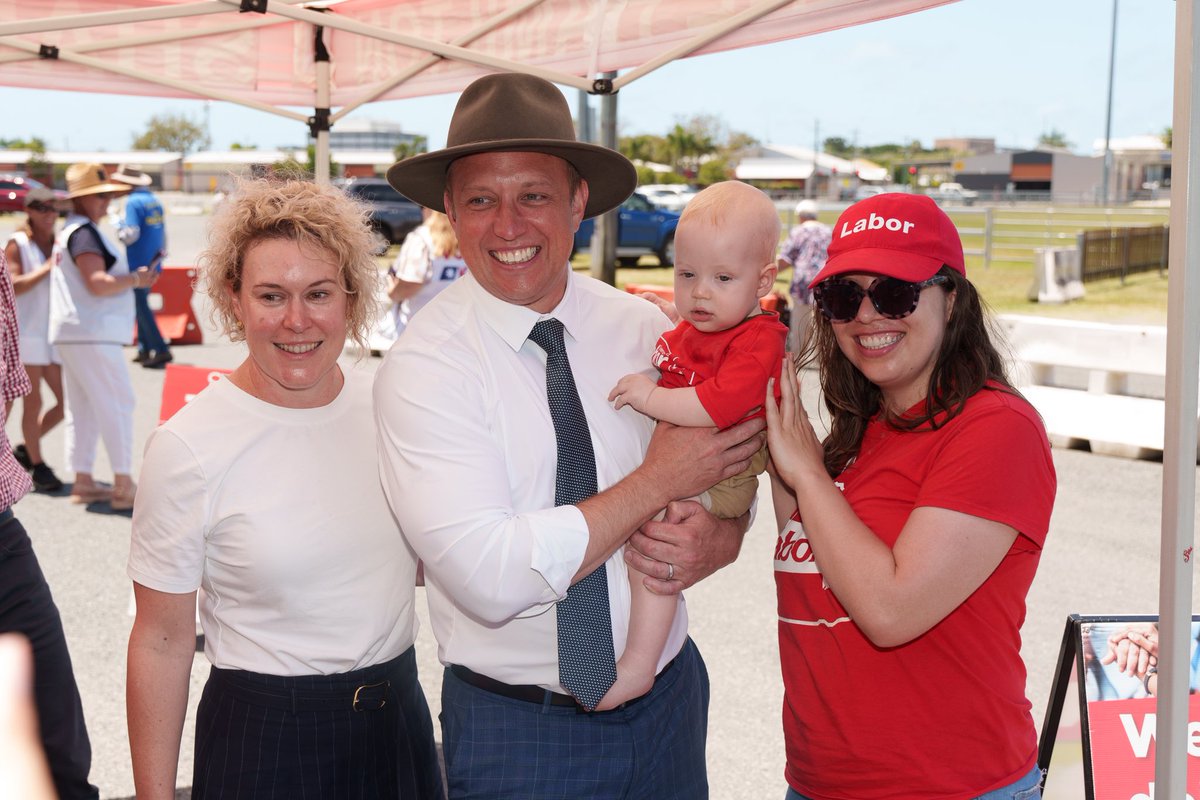 StevenJMiles's tweet photo. Lots of people are voting early to stop the cuts in Mackay.
Baby Vivian isn't eligible just yet, but still got most of the attention. https://t.co/HyvuQhb9Zy