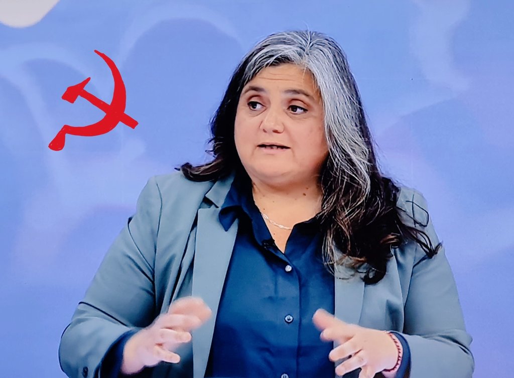 Tor25899035's tweet photo. 🇨🇱 | ATENCIÓN VECINOS PORTEÑOS:

No se confundan, las candidatas Octubristas del Fraude Amplio, las comunistas Camila Nieto y Carla Meyer, van de candidatas a alcaldes para continuar la gestión nefasta de Jorge Sharp.

Voten bien, NO más Fraude Amplio ni PC https://t.co/66fj6WkJP0