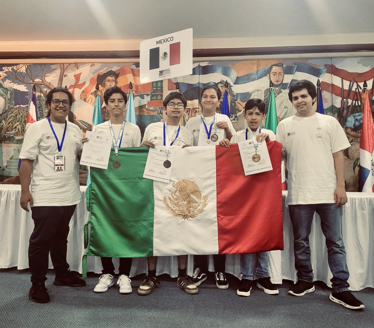 ommtw's tweet photo. #ULTIMAHORA :México, primer lugar en la 26 Olimpiada Matemática de Centroamérica y el Caribe al lograr 2 medallas de ORO 🥇🥇(Carlos e Isaac), 1 de plata 🥈 (Artie) y 1 de bronce 🥉 (Rodrigo). Participaron 46 estudiantes de 12 países #orgullonacional🇲🇽@Claudiashein @mario_delgado https://t.co/Yzo3vATq7O