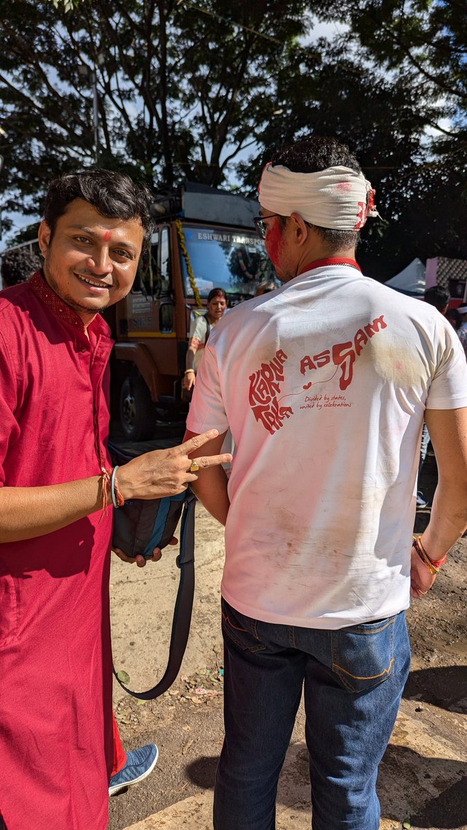 sanjoydey451's tweet image. Divided by States, United by Celebration. 
It&apos;s a special feeling, when you see your own people while staying far from home ❤️.
Beautiful Durga Puja and beautiful Management by -  Assam Society of Bangalore 
#DurgaPuja #unityincelebration @aweassam @incredibleindia