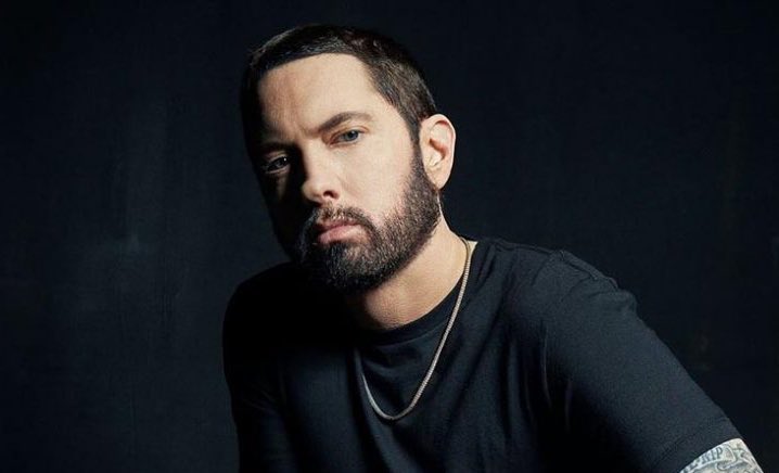 nfr_podcast's tweet photo. Happy 52nd birthday to Eminem 🎈

▫️15 GRAMMY awards
▫️3 Diamond Certified albums
▫️220+ MILLION album units sold
▫️25+ year career

One of the 🐐s. https://t.co/6kKaT9cgtA