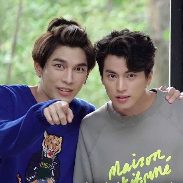 DimpleSmilyee's tweet photo. Have a fantastic Thursday😌
GulfMewning everyone wuv you my dear boys @MSuppasit @gulfkanawut 

MY MEWGULF 
🧡💛☀️🌻🧡💛

#WJMGForeverLove
#หวานใจมิวกลัฟ
#WaanjaiMewGulf
♾❤ https://t.co/iGYbBg3gIV