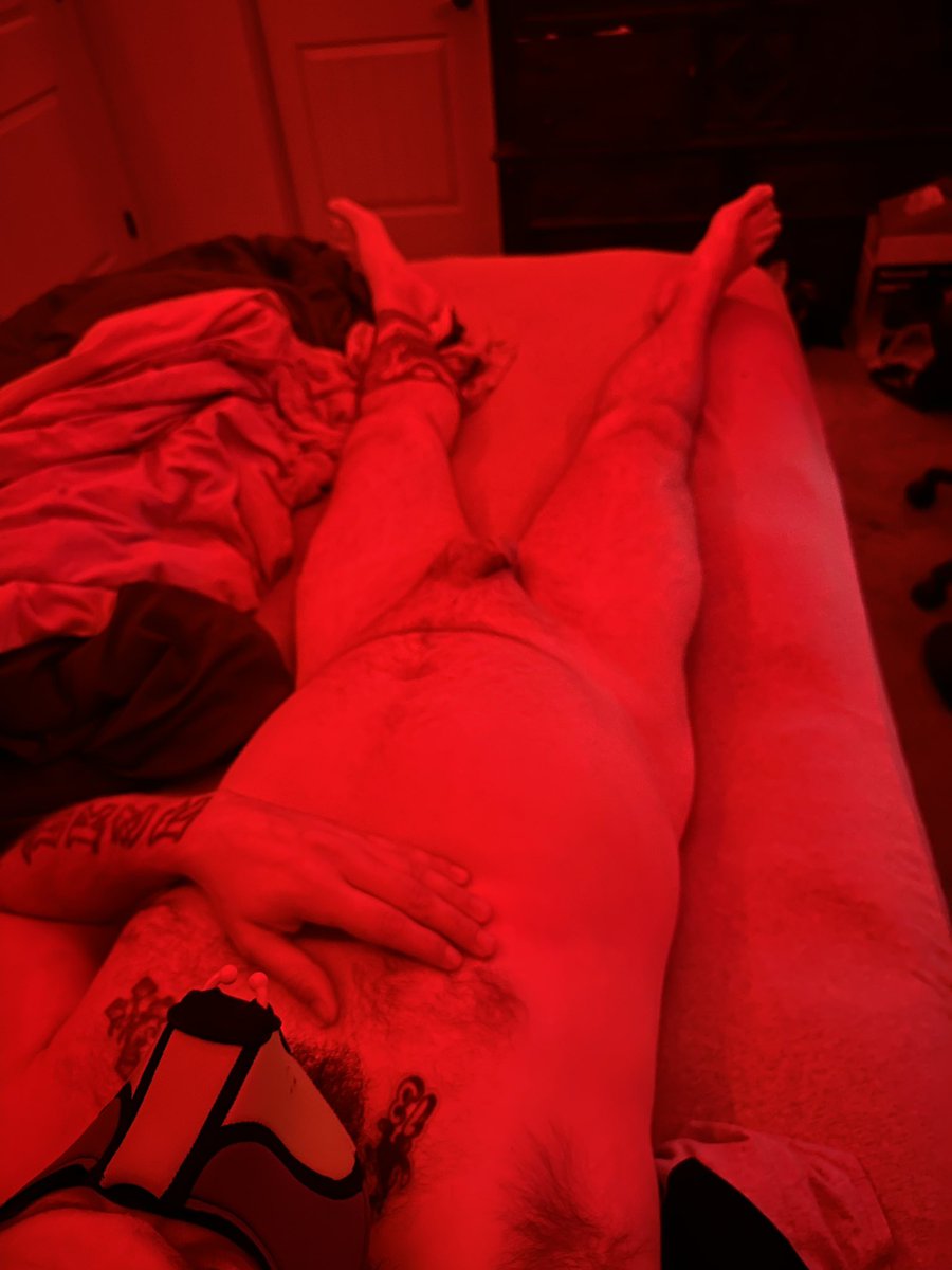 Pupvash23NFSW's tweet photo. @PupVash23 ….and decide to take a couple nudes as well 😉 https://t.co/UCT7inJJbx