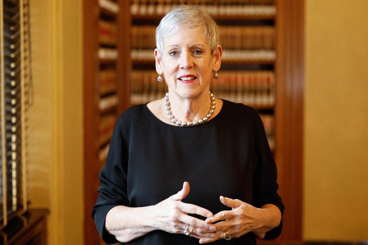 This is retired Republican Ohio Supreme Court Justice Maureen O’Connor. As a judge, she was a defender of abortion rights and is now leading the charge to end gerrymandering in Ohio. 

RETWEET to thank Justice O’Connor for standing up for democracy!