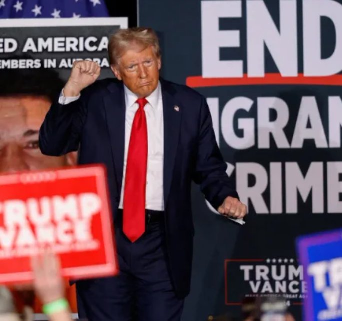 hazel_steampunk's tweet image. #TrumpIsWeird #TrumpIsUnfitForOffice #TrumpIsALaughingStock