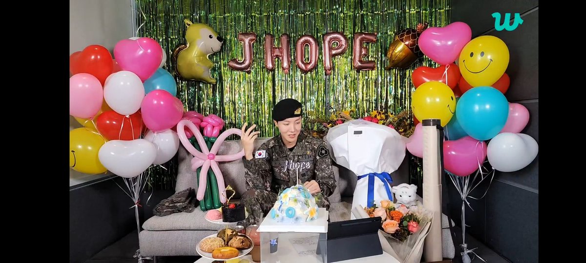 🥺<a href="/BTS_twt/">방탄소년단</a> 💜Jhope  çok özlemiştik seni.Hoş geldin sefalar getirdin.Hepinizi bir arada görmek umuduyla güzel bir güne sayende merhaba.🤗🫰