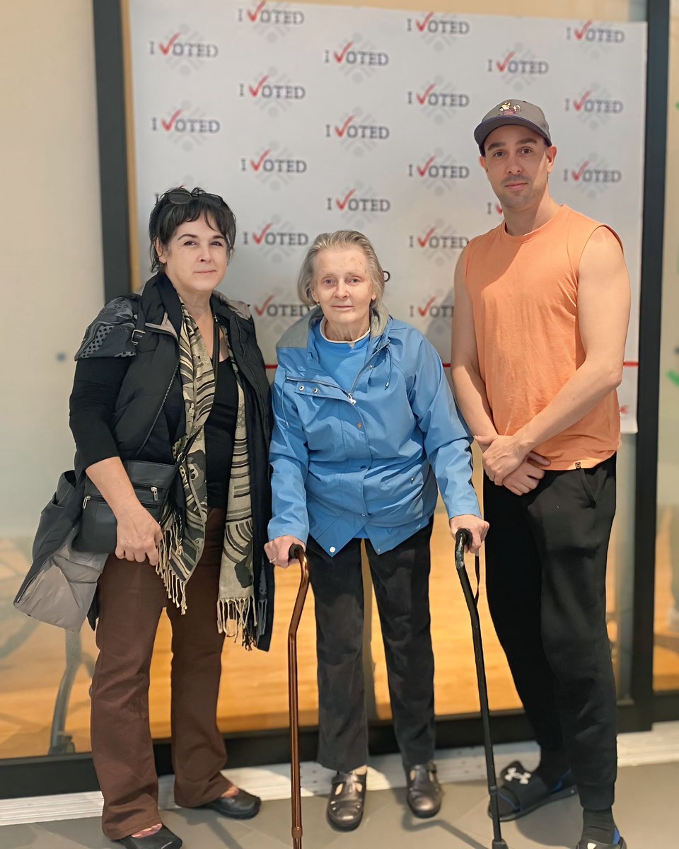 ⚜️ Three Generations Of North Delta Voters 

#ProudFamily #IVoteBC