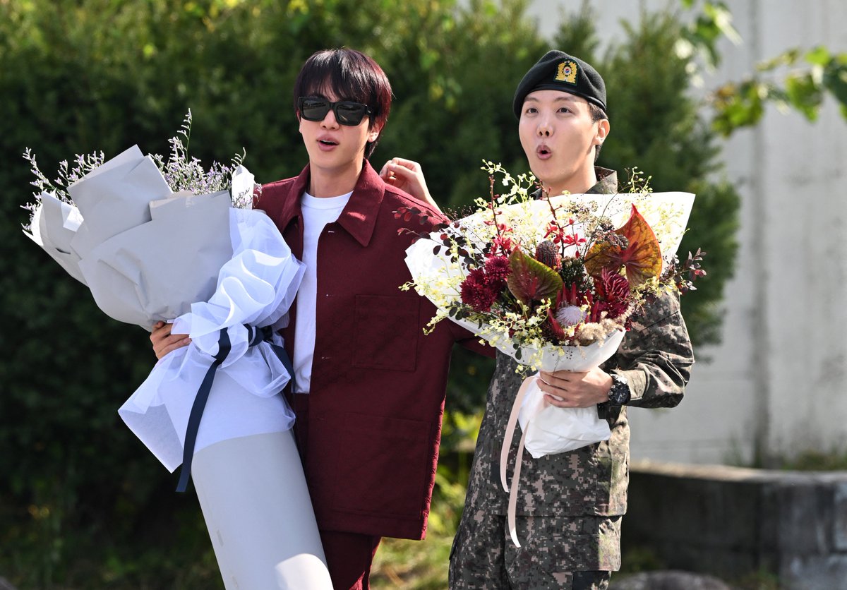 PhilstarNews's tweet photo. 2SEOK AT IT AGAIN! 🫶

BTS' J-Hope was discharged from the military with a warm welcome from his band mate Kim Seokjin.

The characteristically playful tandem were seen entertaining fans as they strike poses together, with Seokjin even posing to hold microphones up for J-Hope as he is interviewed by members of the press.

The duo will keep ARMYs company as the rest of the BTS members complete their mandatory military services.

📸 : JUNG YEON-JE / AFP