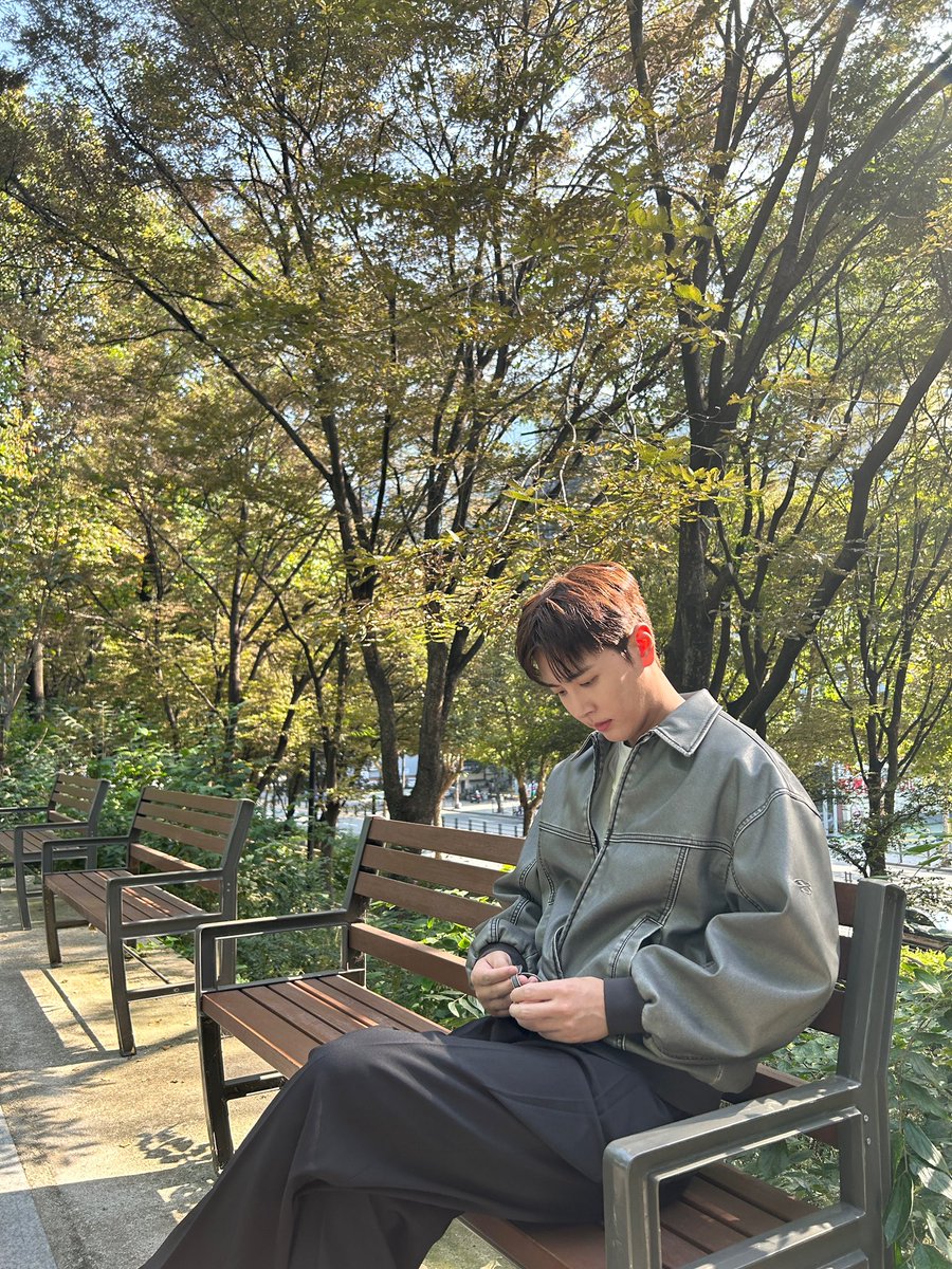 raeng0724's tweet photo. RT @SF9official: 날씨 좋다아아아🍁☀️ https://t.co/FFyek3EC4i