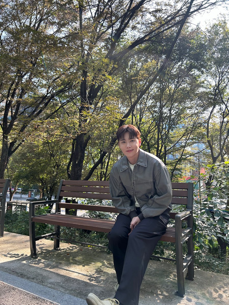 raeng0724's tweet photo. RT @SF9official: 날씨 좋다아아아🍁☀️ https://t.co/FFyek3EC4i