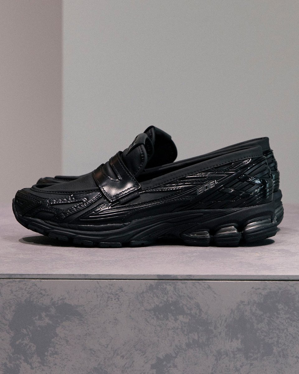 figure_store's tweet photo. 〈10/18(金)0時発売！〉JUNYA WATANABE MAN × New Balance のコラボレーションモデル「1906L」が10月18日(金)午前0時より発売となります。

▼ 販売店舗
・FIGURE HANARE
・FIGURE ONLINE(オンラインストア)

▼ 販売方法はこちら
https://t.co/otswNFneSd

#ジュンヤワタナベマン #静岡 #shizuoka https://t.co/1OJzlSs3EJ
