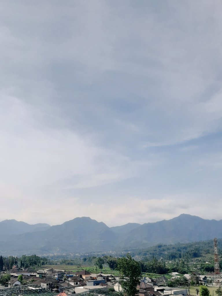 nosensedd's tweet photo. 🎡🌥⛰️🍃 https://t.co/nokjVRTWi3