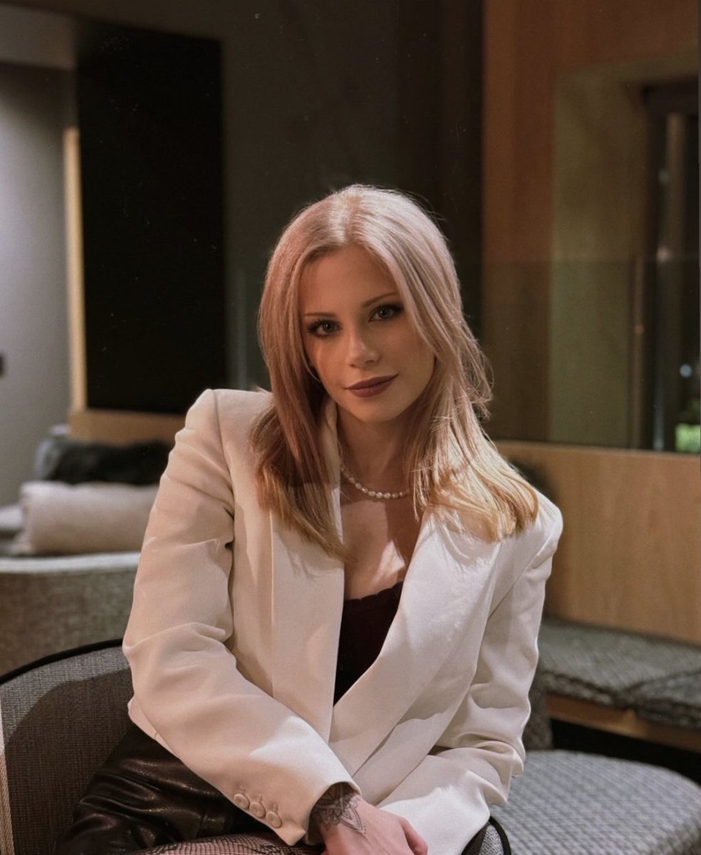 BIYIS CADA VEZ ESTÁ MAS GUAPA😍 
AAAAAY CUANTO LA EXTRAÑO🫶🏻💜