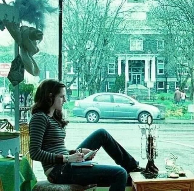 bestofkristenj's tweet photo. Bella Swan 🍎🦢 https://t.co/MHnLJPt55S