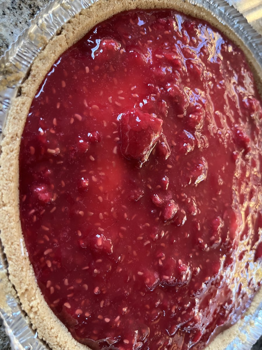 thrivecentric's tweet photo. raspberry cream pie... awesome holiday treat #thrivelifellc #raspberries #preppingfortheholidays https://t.co/0PFvgp8Kcf