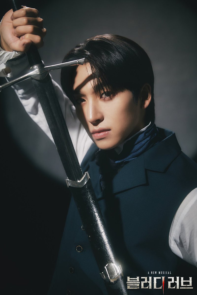 PR_COMPANY_'s tweet photo. #뮤지컬 #블러디러브 #Bloodylove
𝐀 𝐍𝐄𝐖 𝐌𝐔𝐒𝐈𝐂𝐀𝐋 <𝐁𝐥𝐨𝐨𝐝𝐲 𝐋𝐨𝐯𝐞> 

🩸 프로필 사진 공개

디미트루 #상연 

2024.12.7~2025.2.16
한전아트센터 https://t.co/28nDQo4AKD