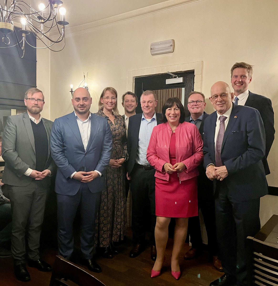 Lukas Hollnagel (@lhollnagel) on Twitter photo Die Mittelstands- und Wirtschaftsunion (MIT) Belgien lud ein zu spannenden Gesprächen über #SME Perspektiven in der neuen EU-Legislatur mit <a href="/MarionWalsmann/">Marion Walsmann</a> und <a href="/markuspieperMEP/">Markus Pieper</a>.
Besonders freuten wir uns über unsere Gäste von der MIT Schweiz!
<a href="/MIT_bund/">Mittelstands- und Wirtschaftsunion (MIT)</a> Die Mittelstands- und Wirtschaftsunion (MIT) Belgien lud ein zu spannenden Gesprächen über #SME Perspektiven in der neuen EU-Legislatur mit <a href="/MarionWalsmann/">Marion Walsmann</a> und <a href="/markuspieperMEP/">Markus Pieper</a>.
Besonders freuten wir uns über unsere Gäste von der MIT Schweiz!
<a href="/MIT_bund/">Mittelstands- und Wirtschaftsunion (MIT)</a>