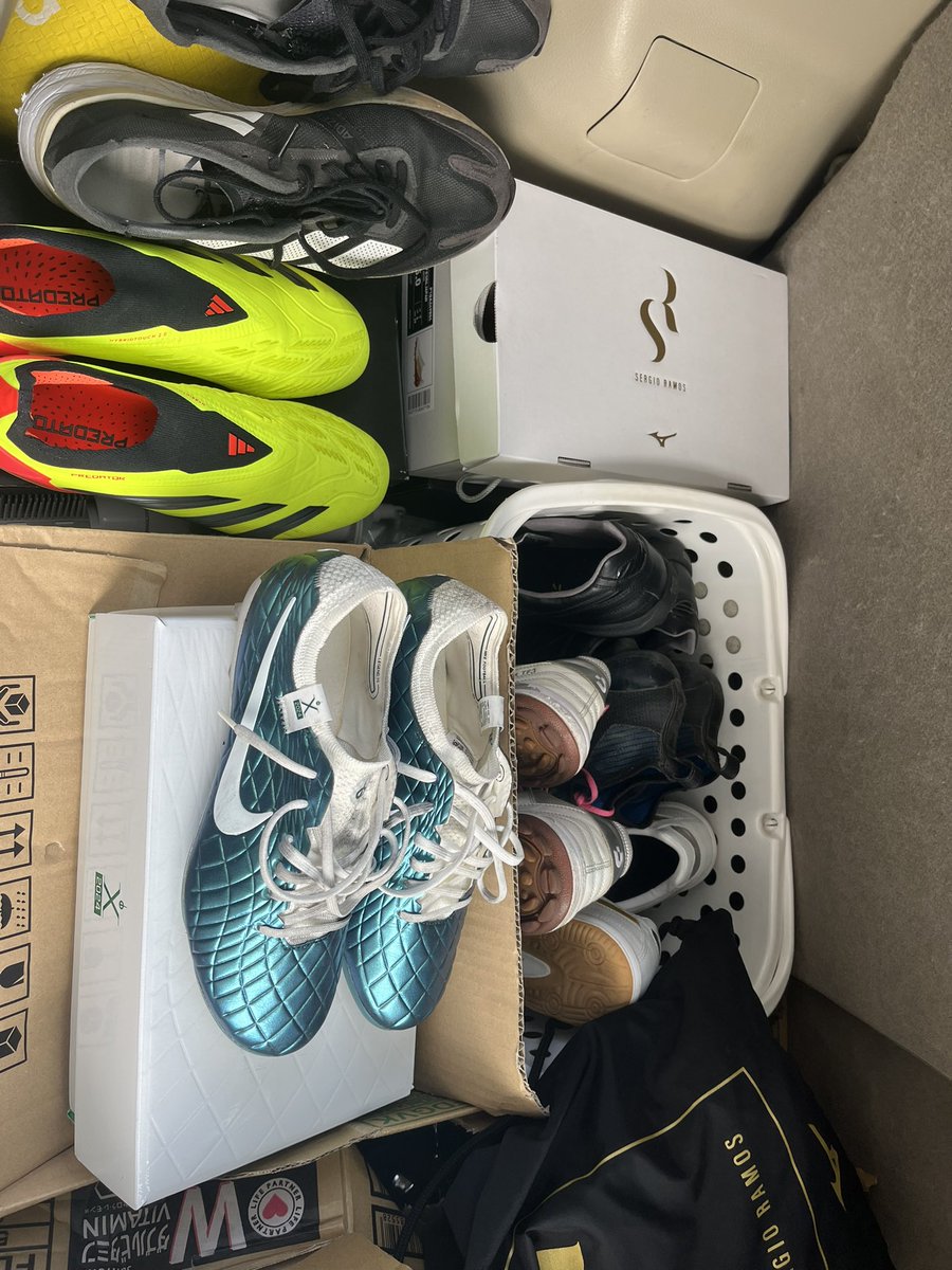 サッカースパイク好きと繋がりたい