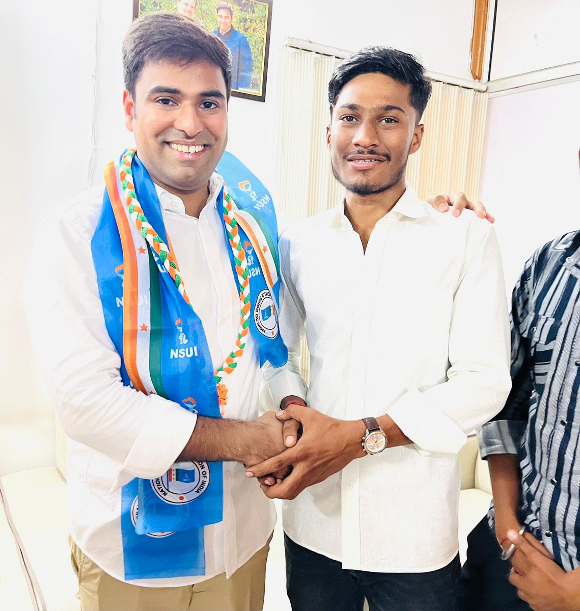 PankajUpdhNSUI's tweet photo. आज दिल्ली NSUI कार्यालय में NSUI राष्ट्रीय अध्यक्ष आदरणीय बड़े भैया श्री वरुण चौधरी जी से मुलाकात मार्गदर्शन प्राप्त किया।।
@varunchoudhary2
@nsui
@NSUIMP
#Rewansui
#pankajupadhyaynsui https://t.co/PCGLXdqKBU