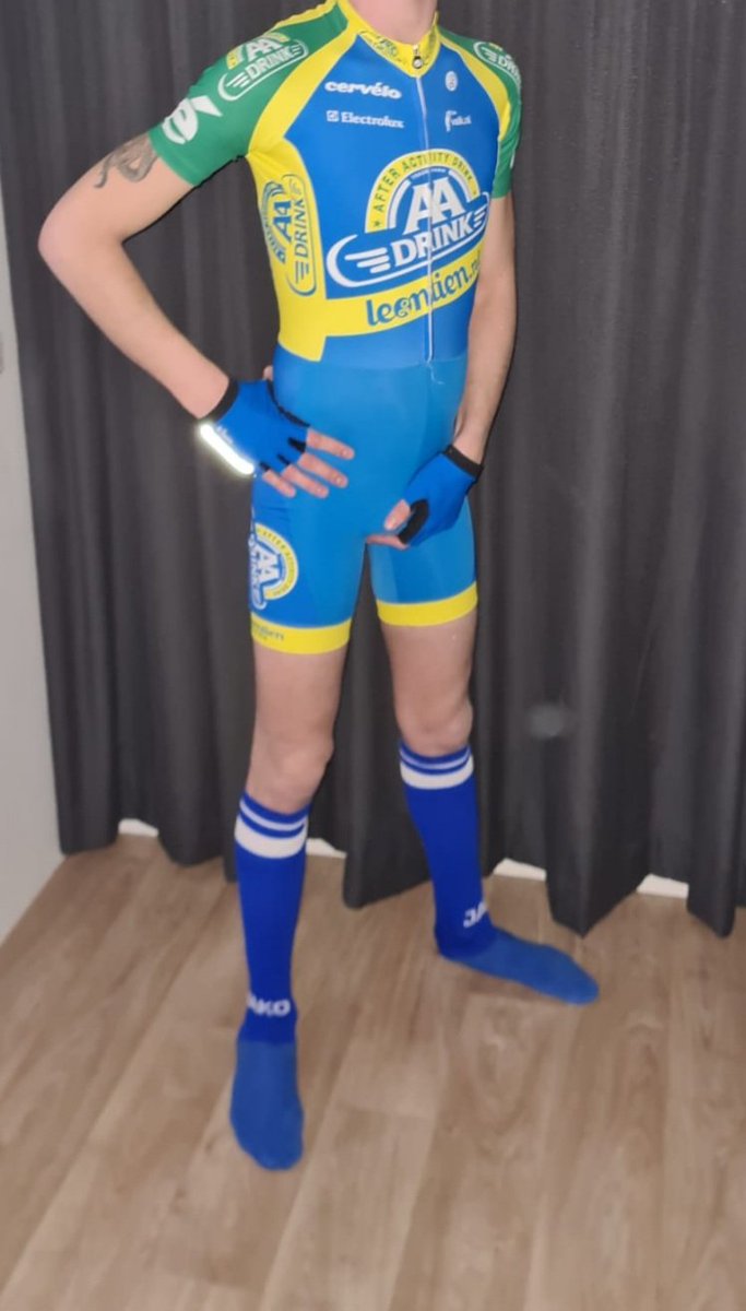 Spandexboyfun1's tweet photo. Als i love cycling gear and soccer socks 

What for a fetisj do you have ? 

😍😍😍😍😍😍😍

#gay #gayfetisj #gaylycra #gayspandex #gaycycling #gaysoccer #gayfun #gayhot #fundate #grindr #gaylycrasuit #gayholland #gayzuidlimburg https://t.co/imsINqkaPi