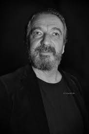 merlinpapin3's tweet photo. .@FredOL69007 #PremièreFoisauCinéma
#BrunoLochet dans Les Trois Frères de Didier Bourdon et Bernard Campan (1994) il avait 35 ans https://t.co/0d5shzab0N