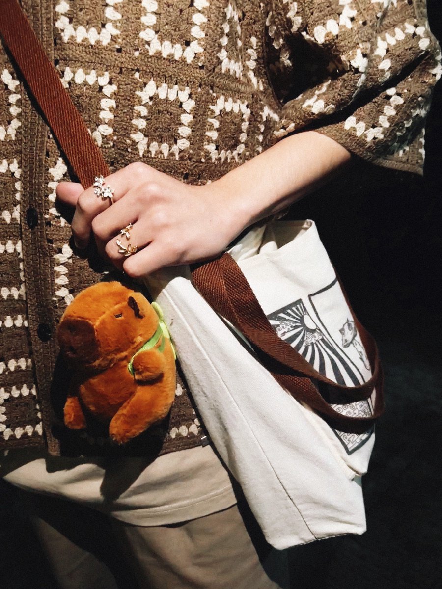 was at the cozy cove 🍃

🔗 youtu.be/7y3D_Vnc9Kc

kaibigan cozy version on yt
#justin #justinLiveAtTheCozyCove